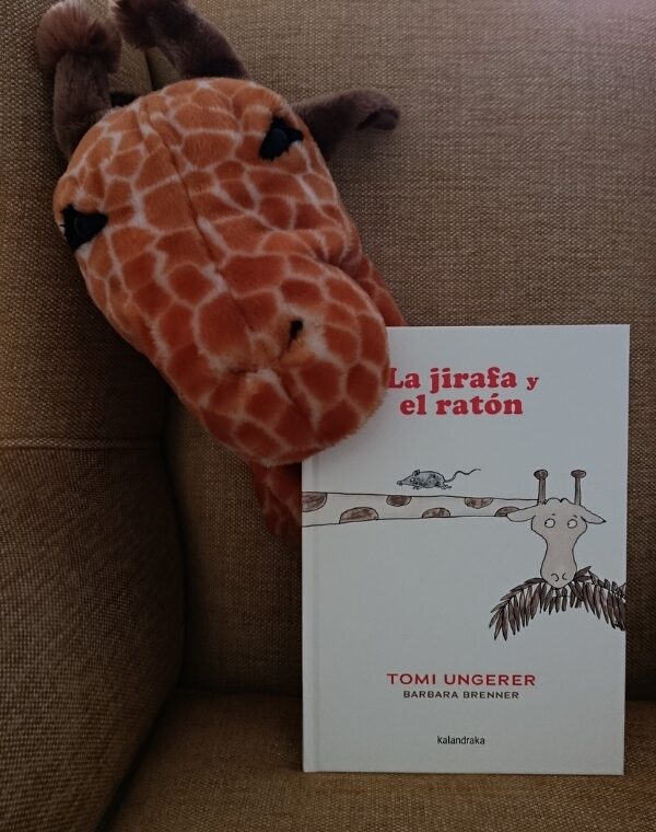 la jirafa y el raton ungerer brenan kalandraka portada